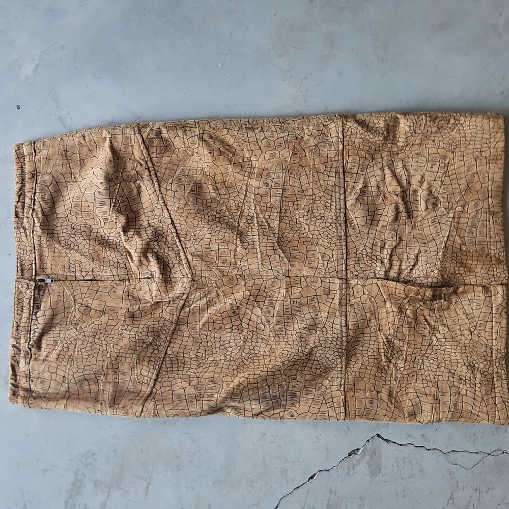Leather Suede Crocodile Print Brown Tan Textured Midi Skirt Partial Zip & Snap - Picture 6 of 10